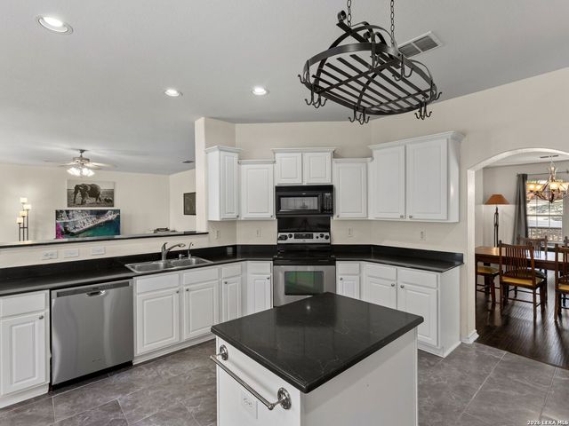 4522 Pinehurst Mesa, San Antonio, TX 78247
