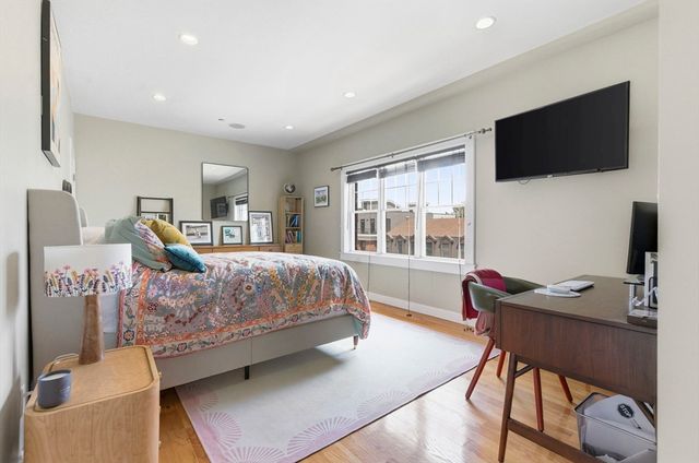 345 W Broadway 8, Boston, MA 02127