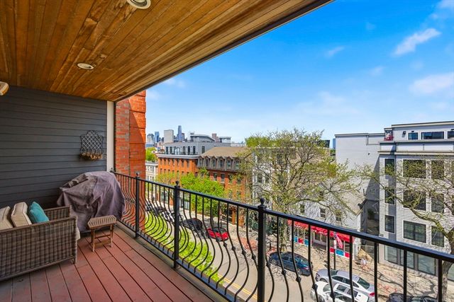 345 W Broadway 8, Boston, MA 02127