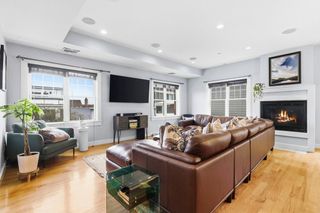 345 W Broadway 8, Boston, MA 02127