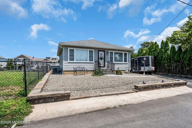 759 Francis Drive, Toms River, NJ 08753