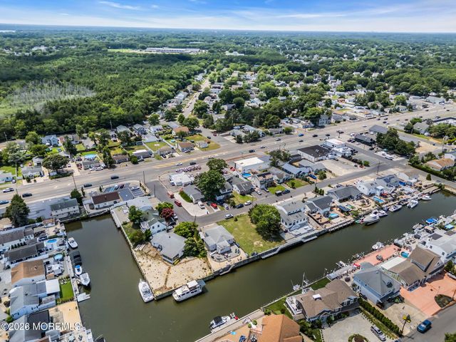 759 Francis Drive, Toms River, NJ 08753