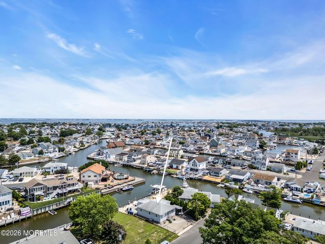 759 Francis Drive, Toms River, NJ 08753