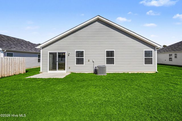 508 Lantern Light Way, Calabash, NC 28467