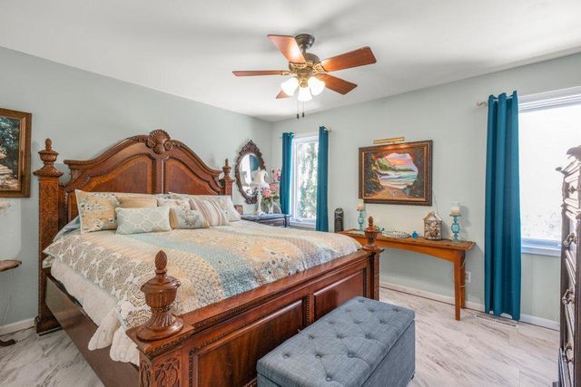 6485 Grandview Drive, Eden Prairie, MN 55346