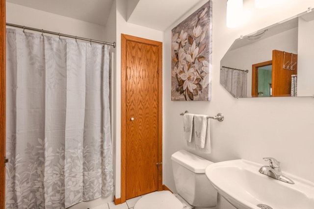 6485 Grandview Drive, Eden Prairie, MN 55346