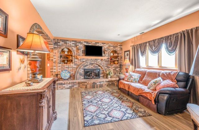 6485 Grandview Drive, Eden Prairie, MN 55346