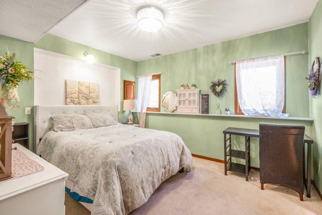 6485 Grandview Drive, Eden Prairie, MN 55346