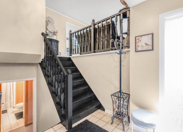 6485 Grandview Drive, Eden Prairie, MN 55346