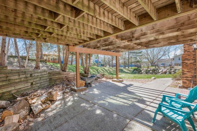 6485 Grandview Drive, Eden Prairie, MN 55346