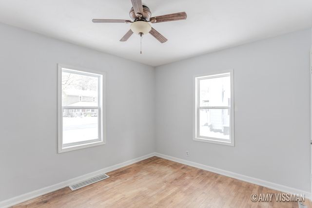 412 E Berrien Street, Paw Paw Vllg, MI 49079