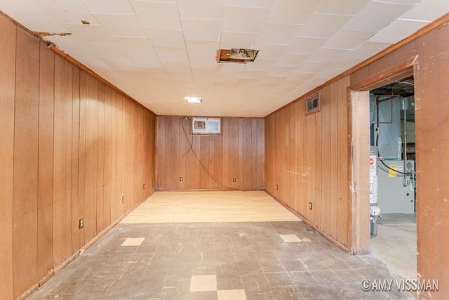 412 E Berrien Street, Paw Paw Vllg, MI 49079