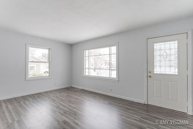 412 E Berrien Street, Paw Paw Vllg, MI 49079