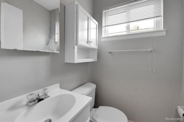 3305 Menge Avenue, Warren, MI 48091