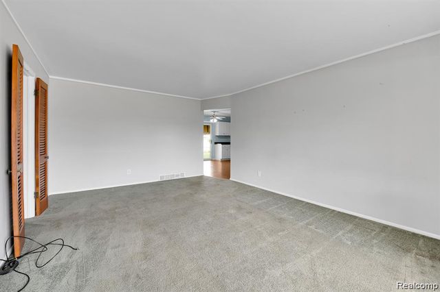 3305 Menge Avenue, Warren, MI 48091