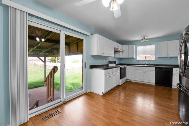 3305 Menge Avenue, Warren, MI 48091