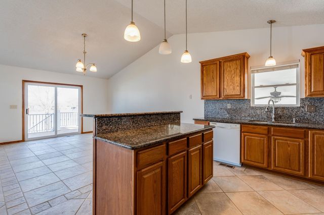 2516 E Saint Andrew Ct, Goddard, KS 67052