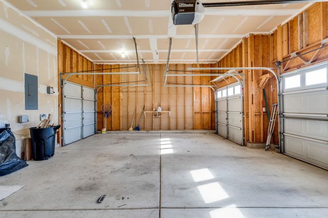 2516 E Saint Andrew Ct, Goddard, KS 67052