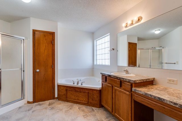 2516 E Saint Andrew Ct, Goddard, KS 67052