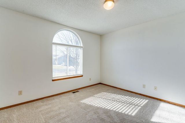 2516 E Saint Andrew Ct, Goddard, KS 67052