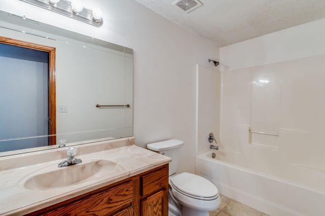 2516 E Saint Andrew Ct, Goddard, KS 67052