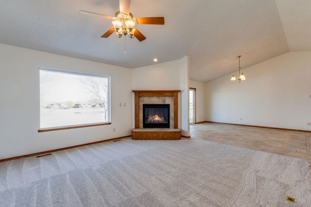 2516 E Saint Andrew Ct, Goddard, KS 67052