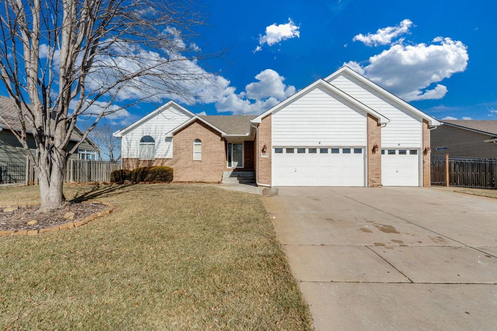 2516 E Saint Andrew Ct, Goddard, KS 67052