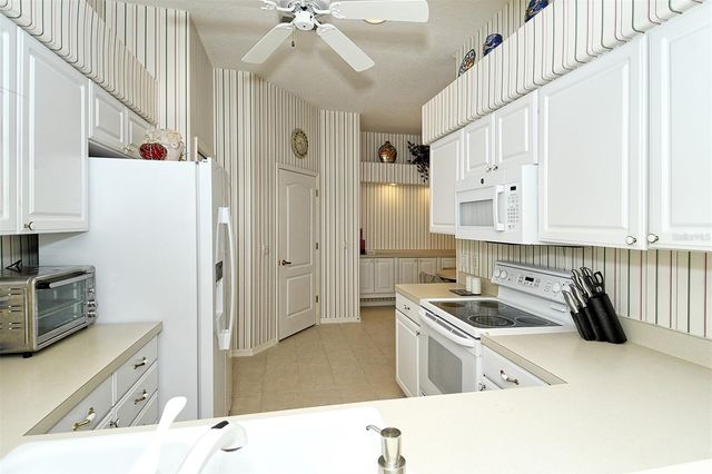 4578 SAMOSET DRIVE, Sarasota, FL 34241