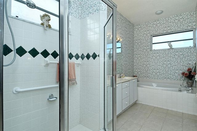 4578 SAMOSET DRIVE, Sarasota, FL 34241