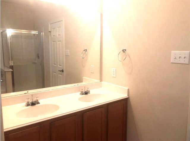 1009 Middle Brook DR, Leander, TX 78641