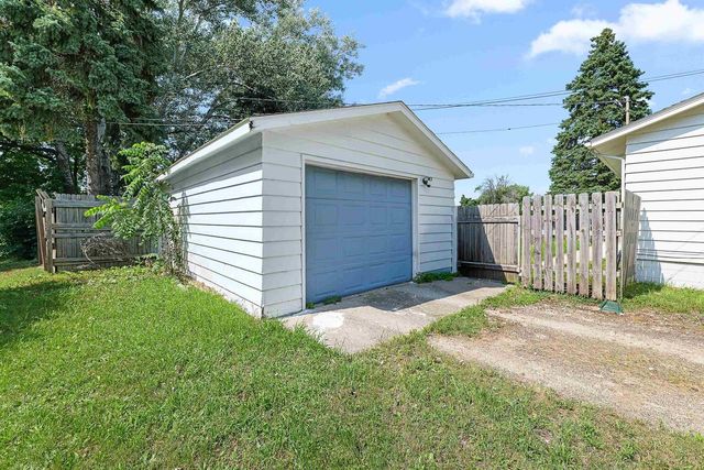 302 MCKINLEY STREET, North Fond Du Lac, WI 54937