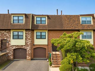 3003 N Oaks Boulevard N, North Brunswick, NJ 08902