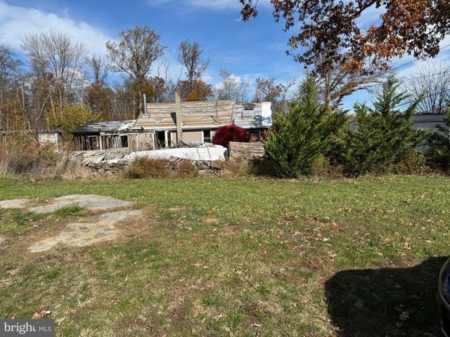 2465 EMMITSBURG RD, Gettysburg, PA 17325