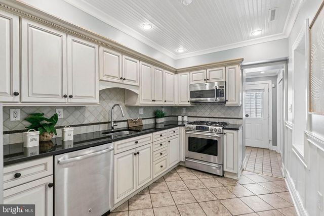 108 W FORT AVE, Baltimore, MD 21230