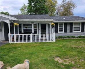 65 Leahy Rd, Brockton, MA 02302