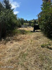 5705 Cowiche Canyon Rd, Yakima, WA 98908