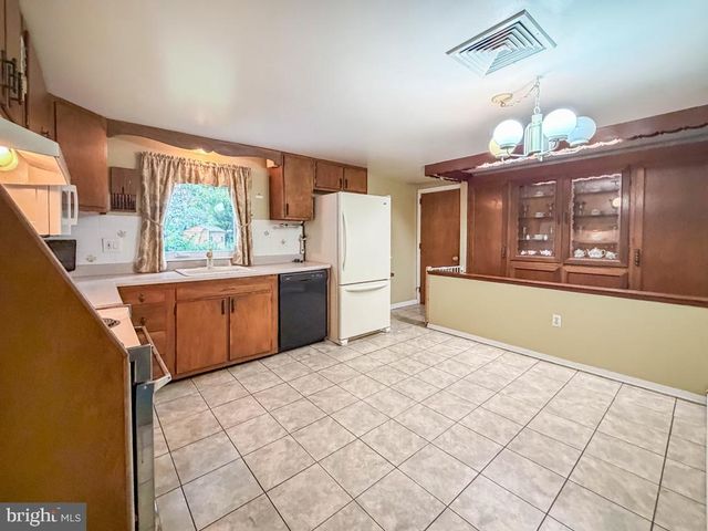 678 CLIFFORD ST, Warminster, PA 18974