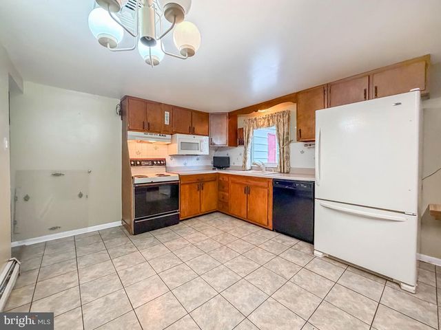 678 CLIFFORD ST, Warminster, PA 18974