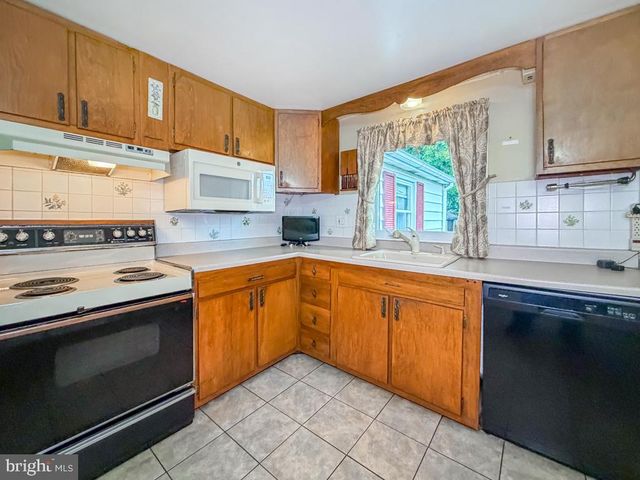 678 CLIFFORD ST, Warminster, PA 18974