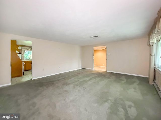 678 CLIFFORD ST, Warminster, PA 18974