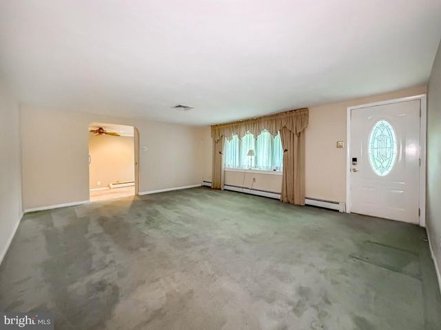 678 CLIFFORD ST, Warminster, PA 18974