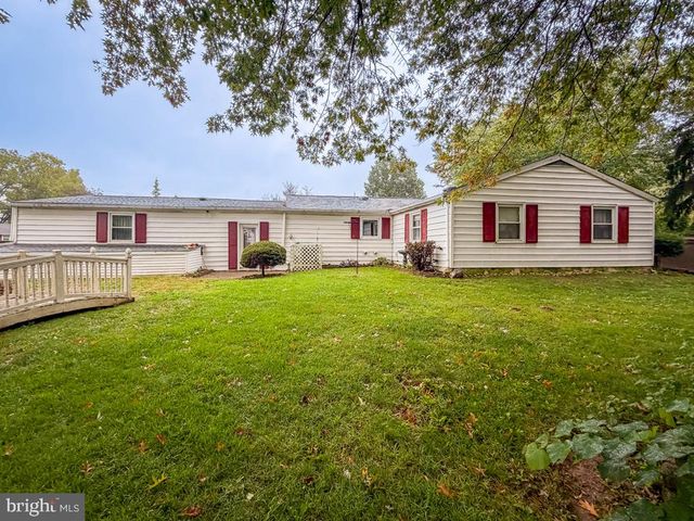 678 CLIFFORD ST, Warminster, PA 18974