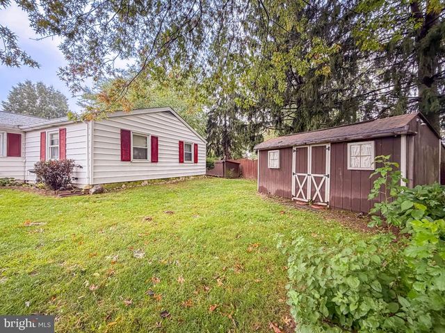 678 CLIFFORD ST, Warminster, PA 18974