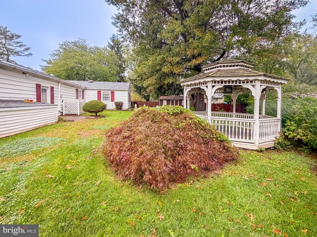 678 CLIFFORD ST, Warminster, PA 18974 — photo 2
