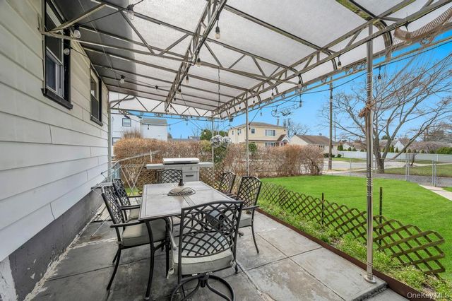 67 Myers Avenue, Hicksville, NY 11801