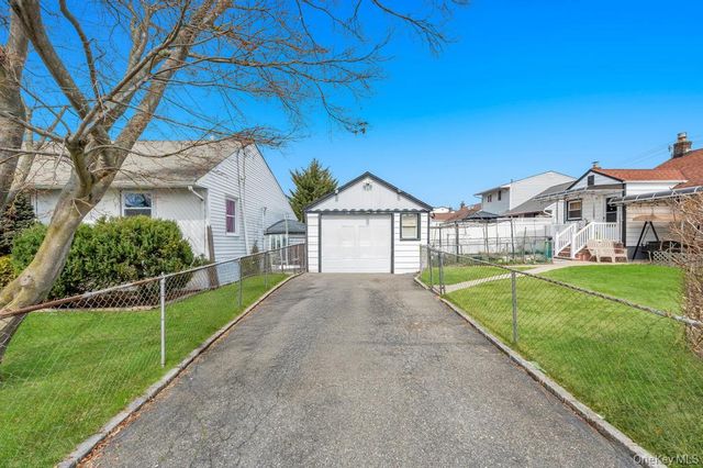 67 Myers Avenue, Hicksville, NY 11801