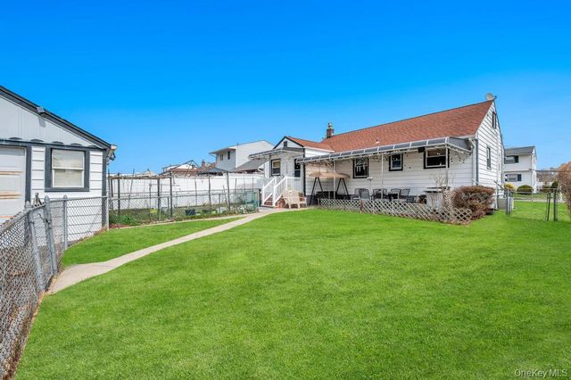 67 Myers Avenue, Hicksville, NY 11801