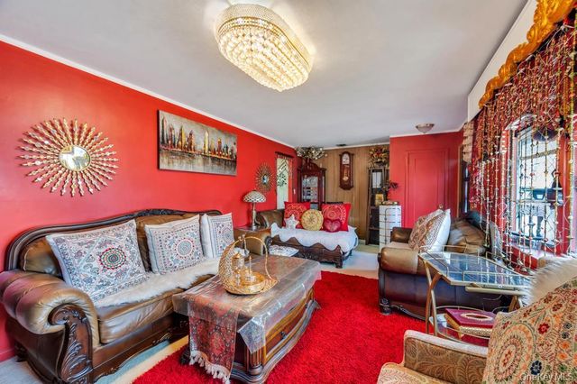 67 Myers Avenue, Hicksville, NY 11801