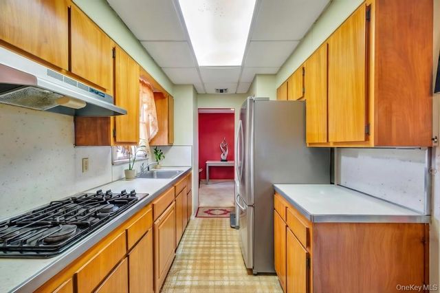 67 Myers Avenue, Hicksville, NY 11801