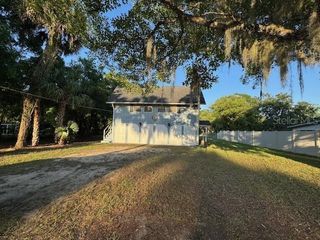 206 PLUM AVENUE, Interlachen, FL 32148